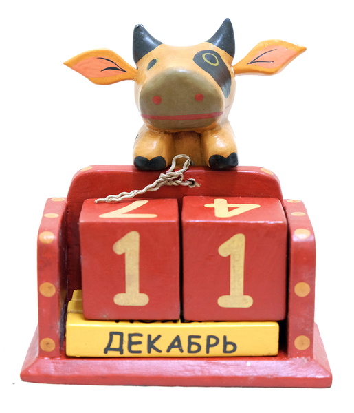 Календарь с висячим на веревочке котом, собачкой, лягушкой, коровой цвета в ассортименте (к-354)