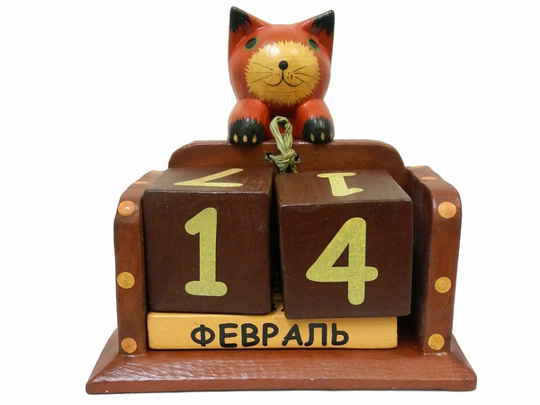 Календарь с висячим на веревочке котом, собачкой, лягушкой, коровой цвета в ассортименте (к-354)