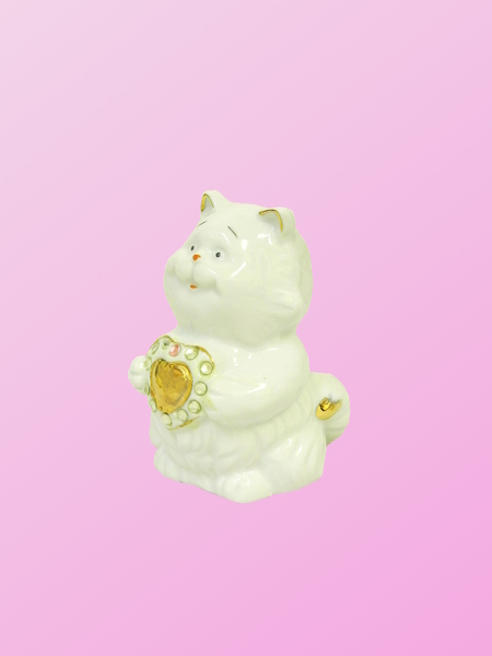 Фарфоровая фигура: кот с камнями и сердцем, 10 см. (фф-29)