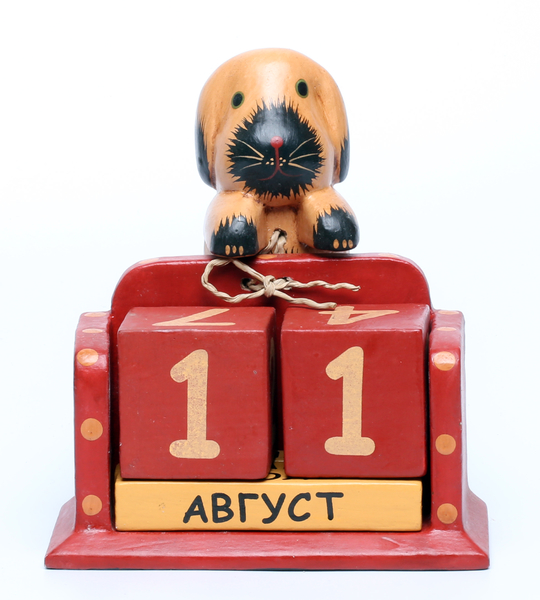 Календарь с висячим на веревочке котом, собачкой, лягушкой, коровой цвета в ассортименте (к-354)